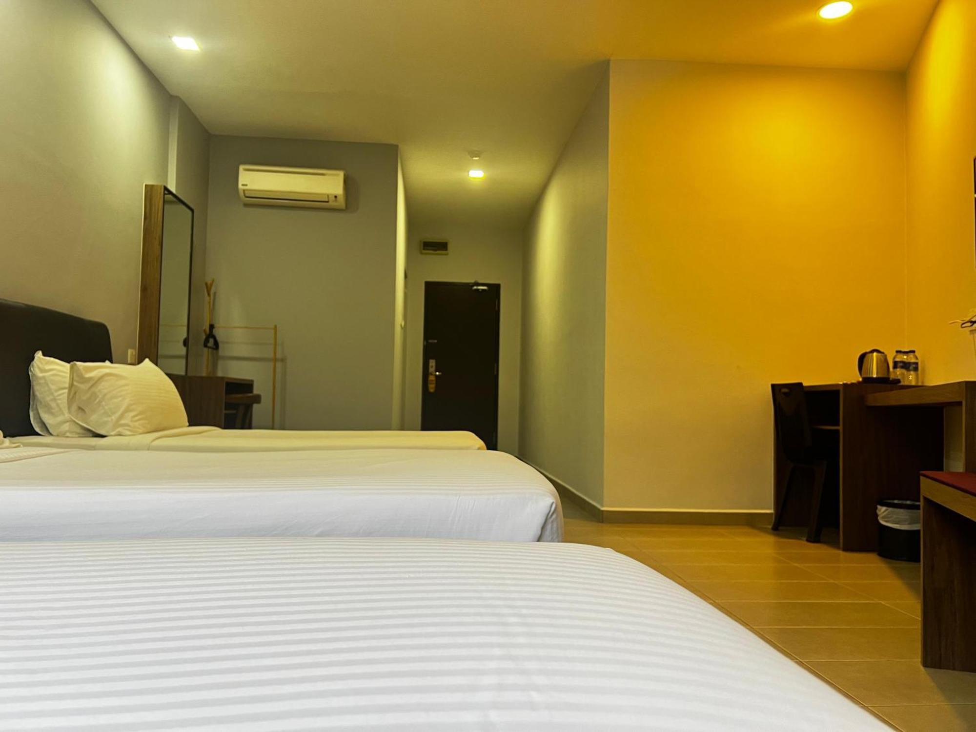 Sin Lien Hotel Keluang Ngoại thất bức ảnh